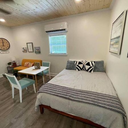 Beautifully Renovated Studio 2 Miles From Marina! Winchester Buitenkant foto