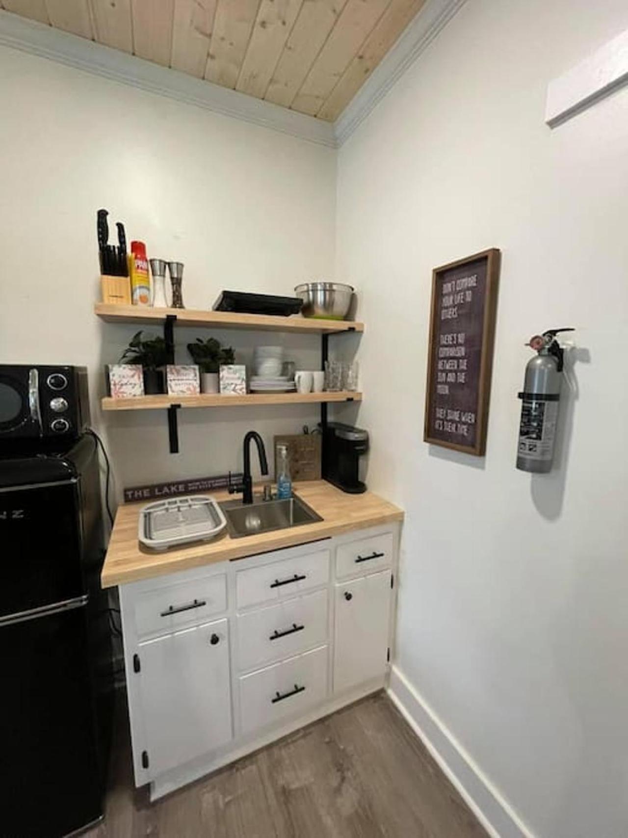 Beautifully Renovated Studio 2 Miles From Marina! Winchester Buitenkant foto